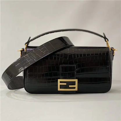 フェンディの象徴的なバゲットバッグ