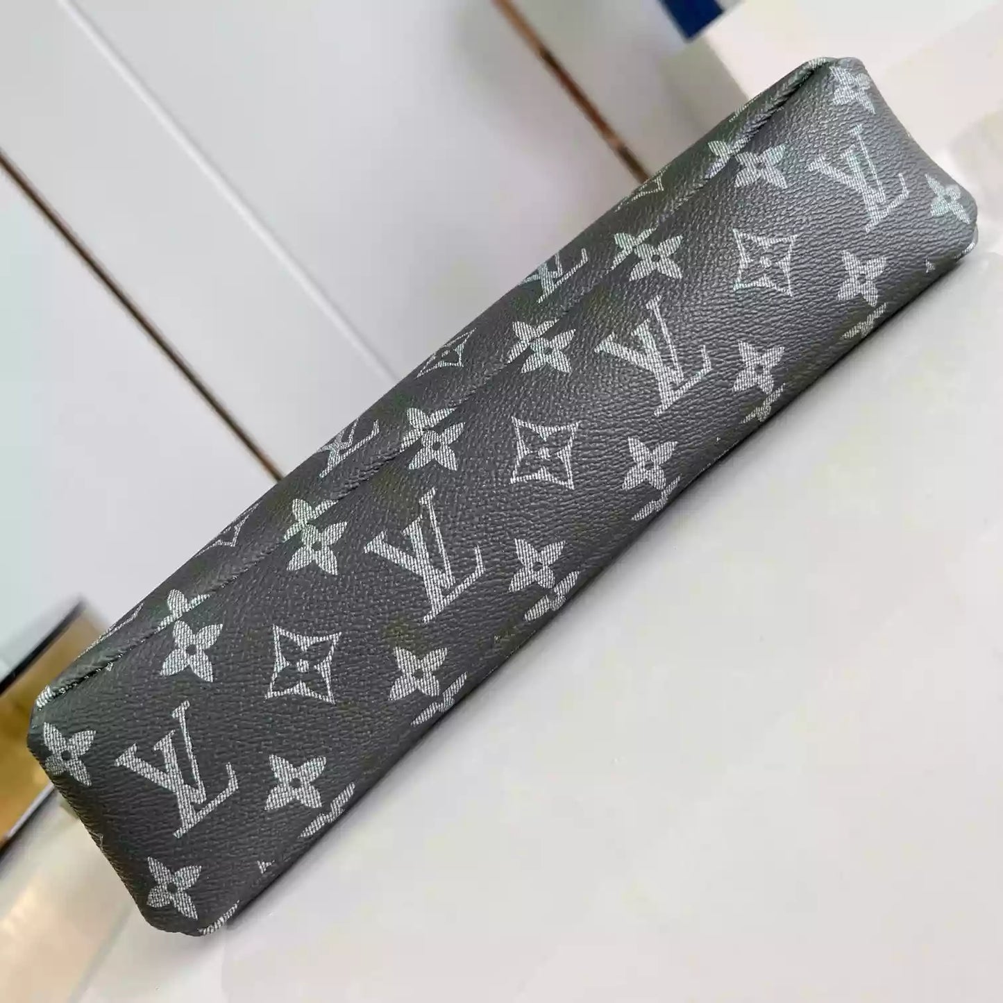 エクリプス モノグラム ソフトトラベルポーチ M11545 – LW406