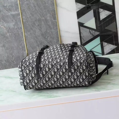 ディオール ヒット・ザ・ロード フラップ付きバックパック – DIO053