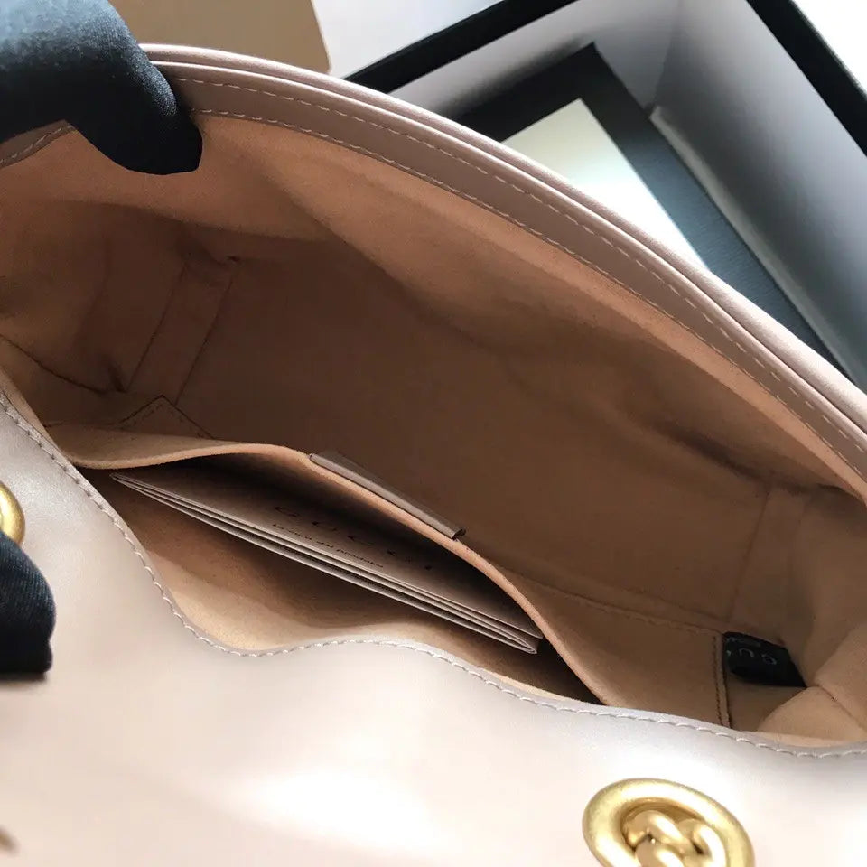 GGマーモント ミニキルティングショルダーバッグ