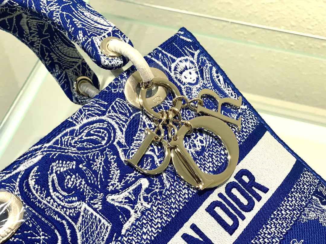 クリスチャン ディオール ミディアム レディ D ライト バッグ