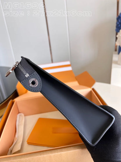 エクリプス モノグラム トラベルポーチ M61692 – LW411