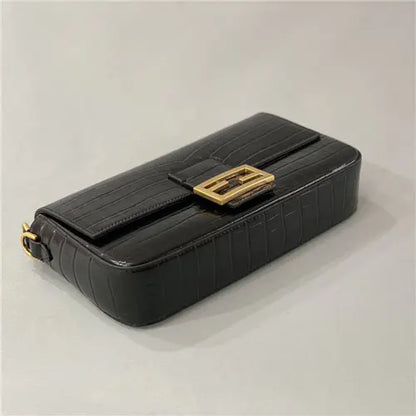 フェンディの象徴的なバゲットバッグ