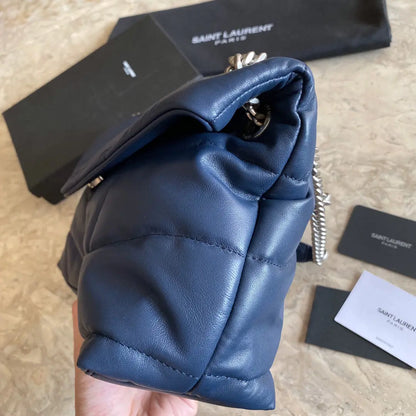 キルティングラムスキンのパファーミディアムバッグ