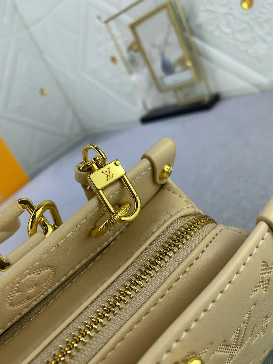 ルイ・ヴィトン M11273 オンザゴー イーストウエスト