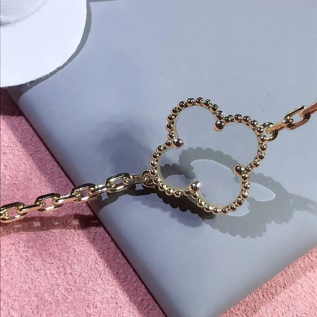 ヴァン クリーフ＆アーペルの四つ葉のクローバー クリスタル ブレスレット