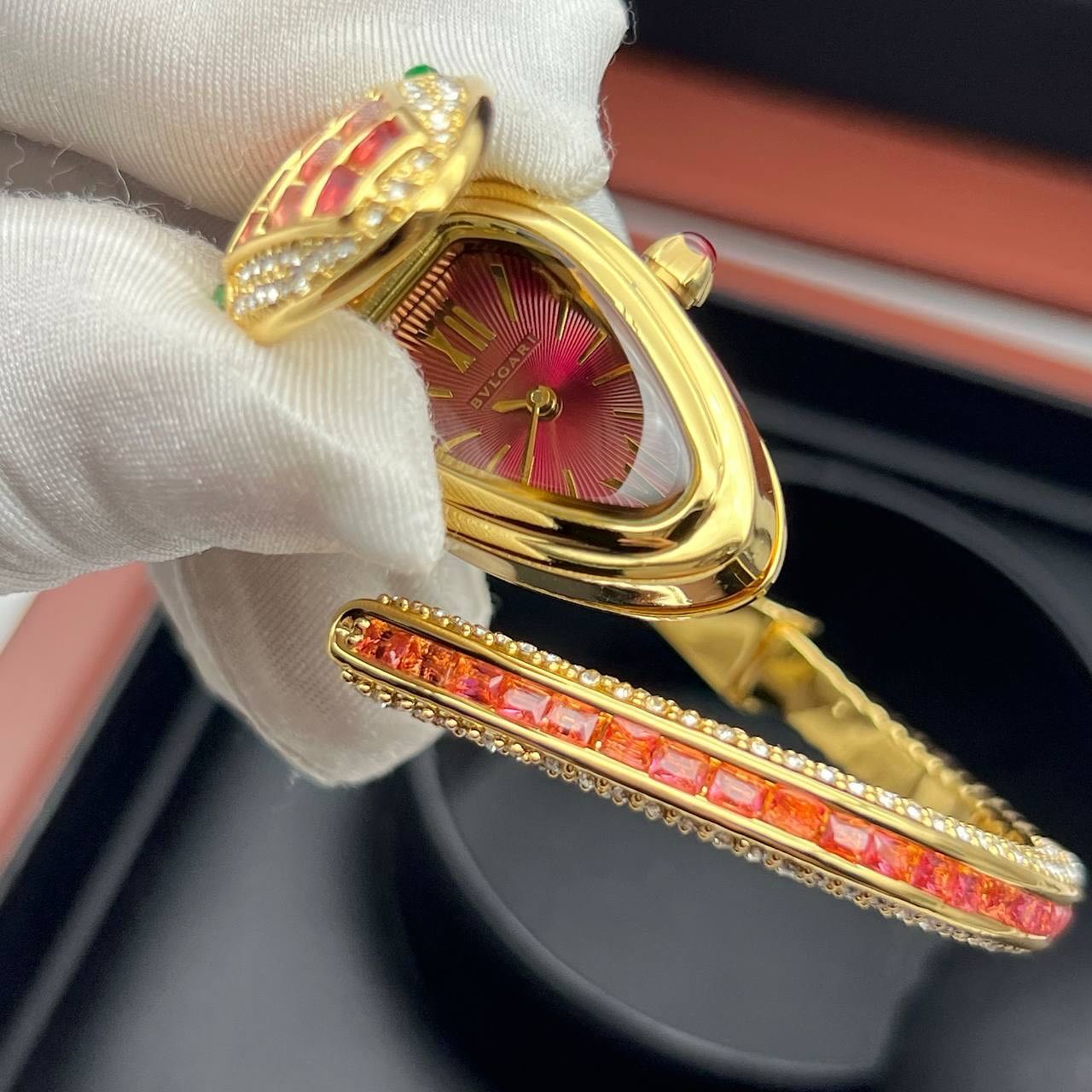 ブルガリ スネークブレスレット ダイヤモンド クラムシェルウォッチ