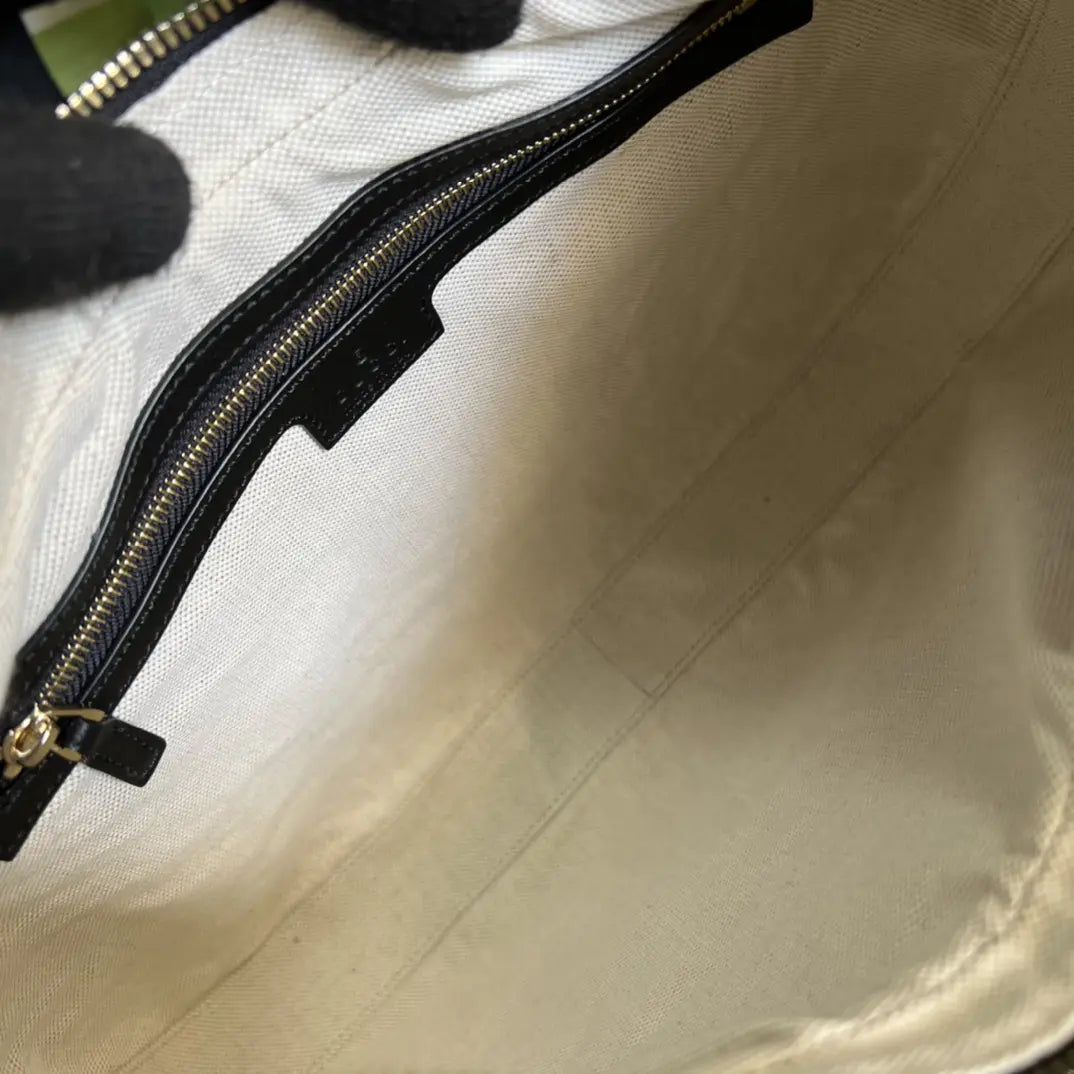 グッチ アタッシュ ラージ ショルダーバッグ