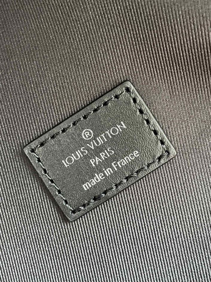 ルイ・ヴィトン ディスカバリー・バックパック PM モノグラム・エクリプス – LVB008