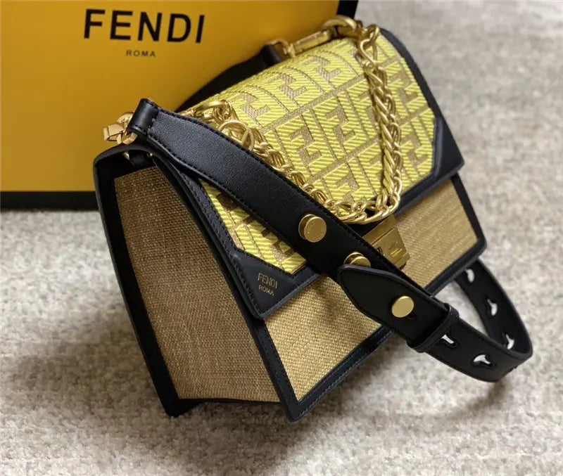 フェンディ エンブロイダリー FFバッグ