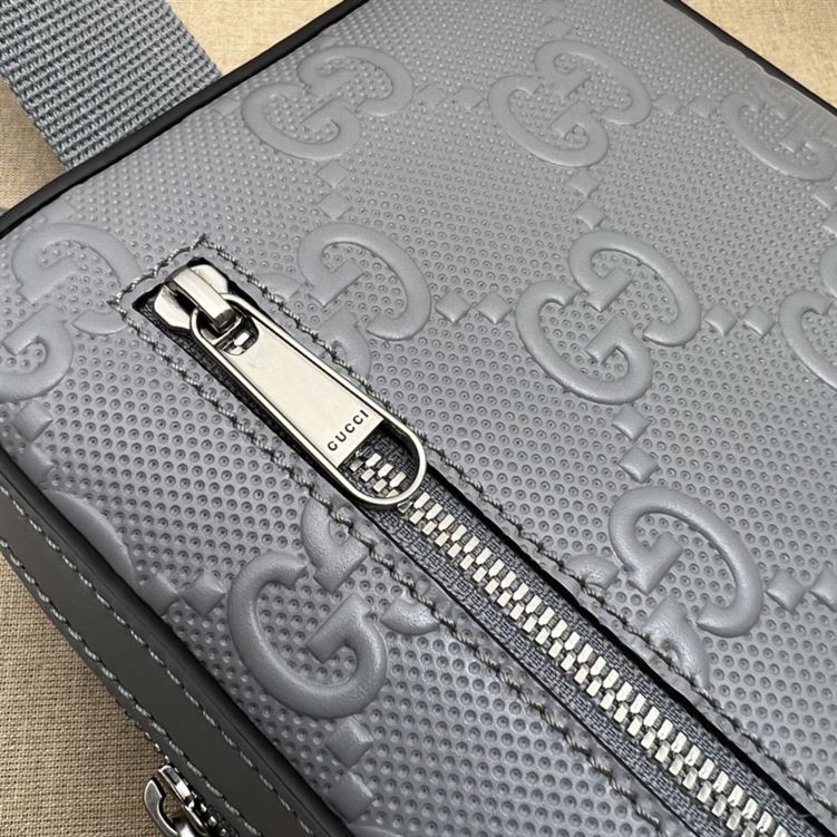 グッチ GGエンボス加工 スリングバックパック グレーレザー – BG019