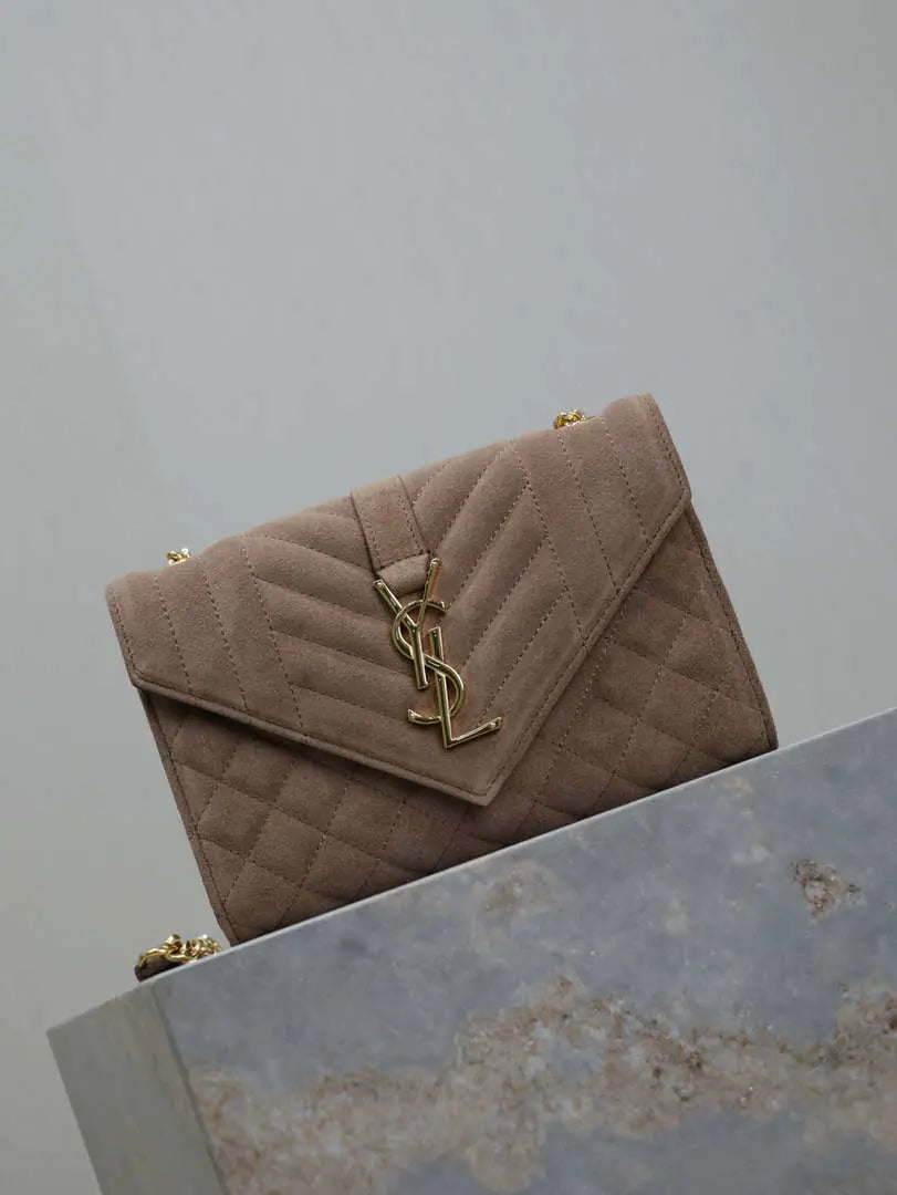 YSL 600195 エンベロープ スモール キルティングピンクスエードレザー