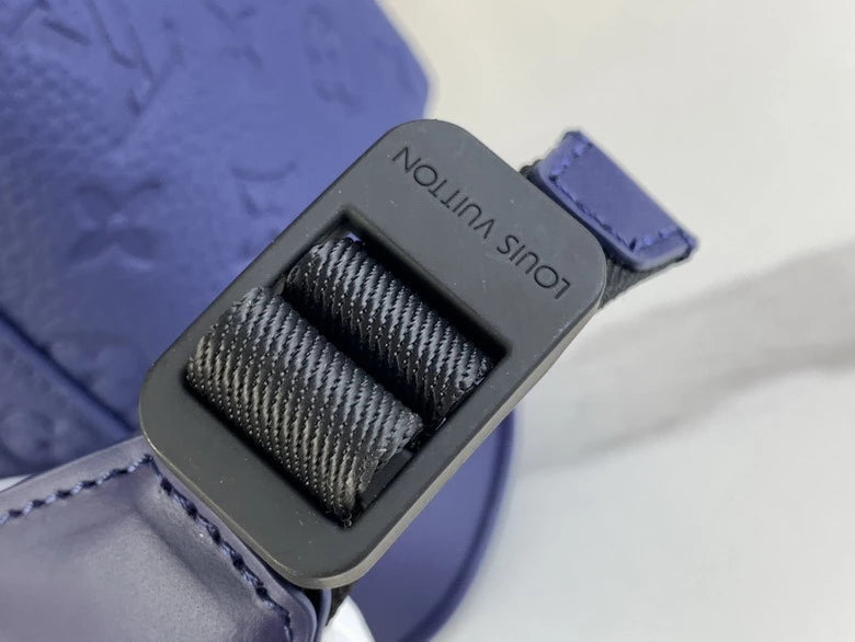 クリストファー MM バックパック ブルーモノグラム トリヨンレザー – LW160