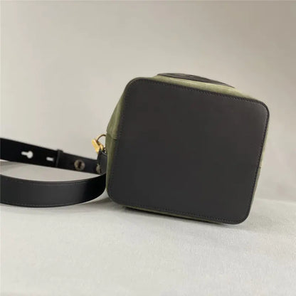 フェンディ モン トレゾール バケットバッグ