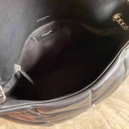 キルティングスエードのパファースモールバッグ