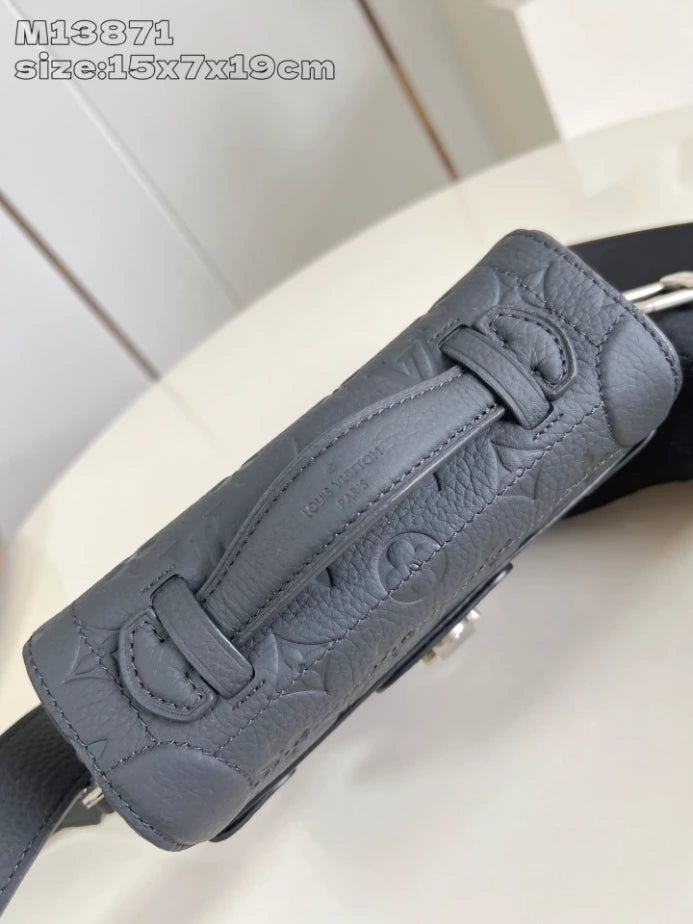 ソウル トランク クロスバッグ ブラック トリヨンモノグラム M13871 – LW418