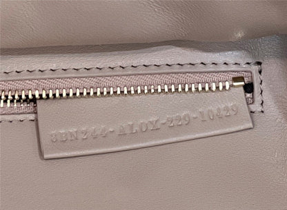 フェンディ ピーカブー スモールバッグ