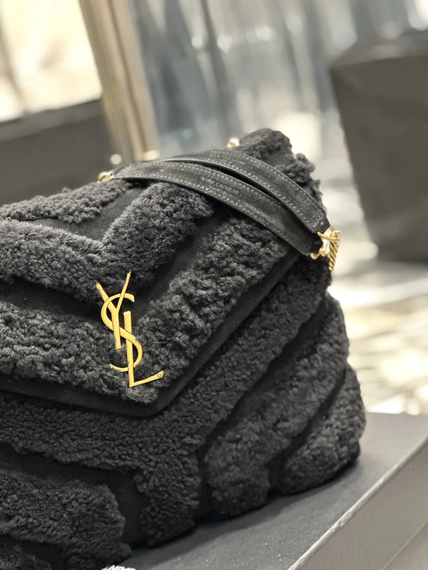 キルティングYレザー、サテン、スパンコールのルル スモールチェーンバッグ