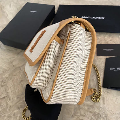 スムースレザーのKAIAスモールサッチェル