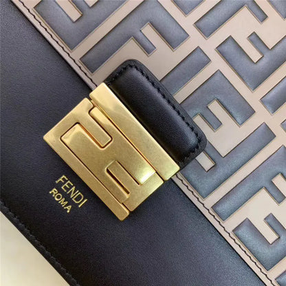 フェンディのショルダーバッグ