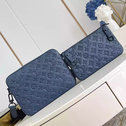 トリオ メッセンジャーバッグ ネイビーブルー モノグラムシャドウ – LW312