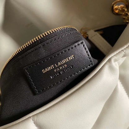 キルティングスエードのパファースモールバッグ