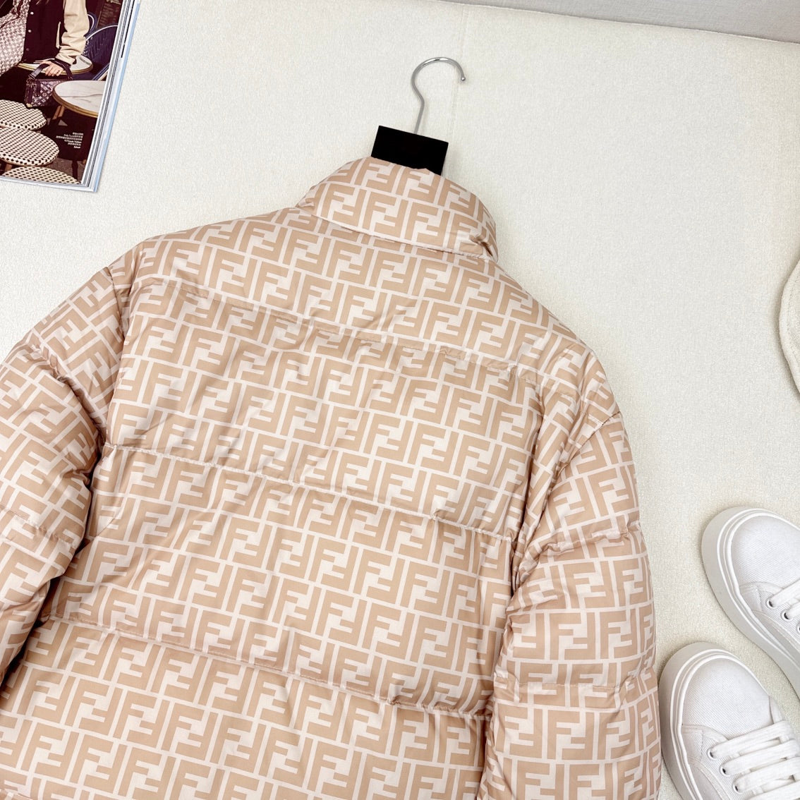 FENDI（フェンディ） 両面着可能ダウンジャケット ご好評に付き再入荷！