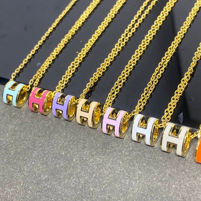 エルメスのロゴネックレスの偽物