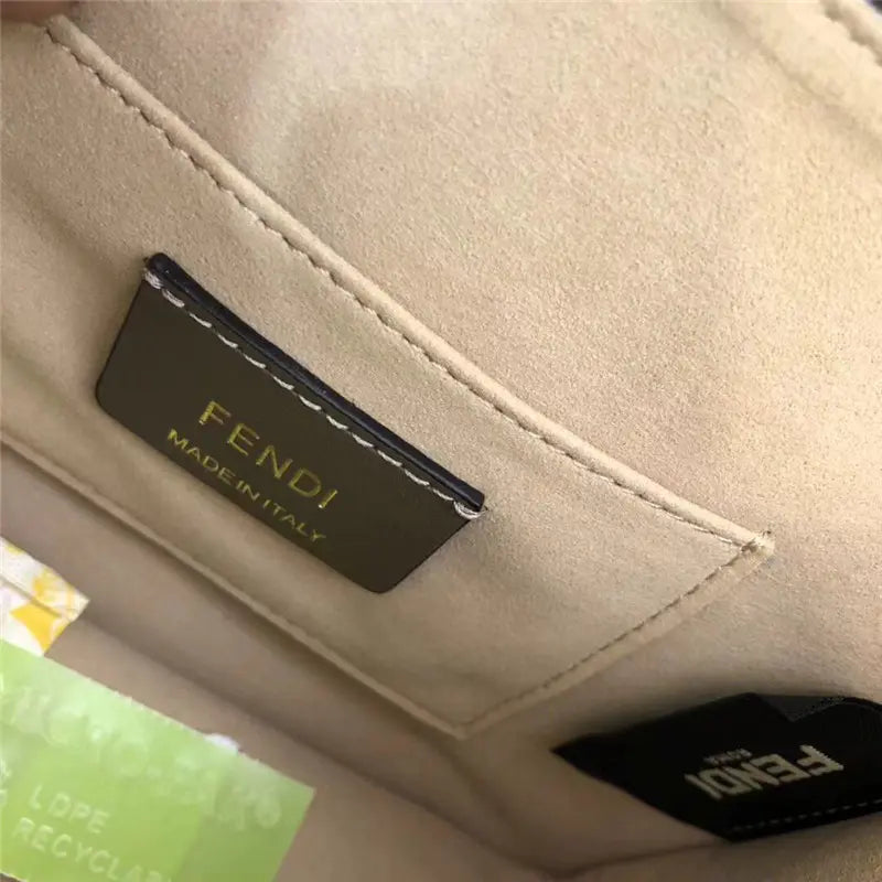 フェンディ カンユー ショルダーバッグ