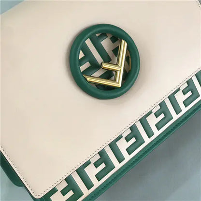 フェンディ カンイフ ショルダーバッグ