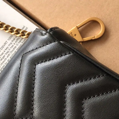 GGマーモント マトラッセ レザー スーパーミニバッグ