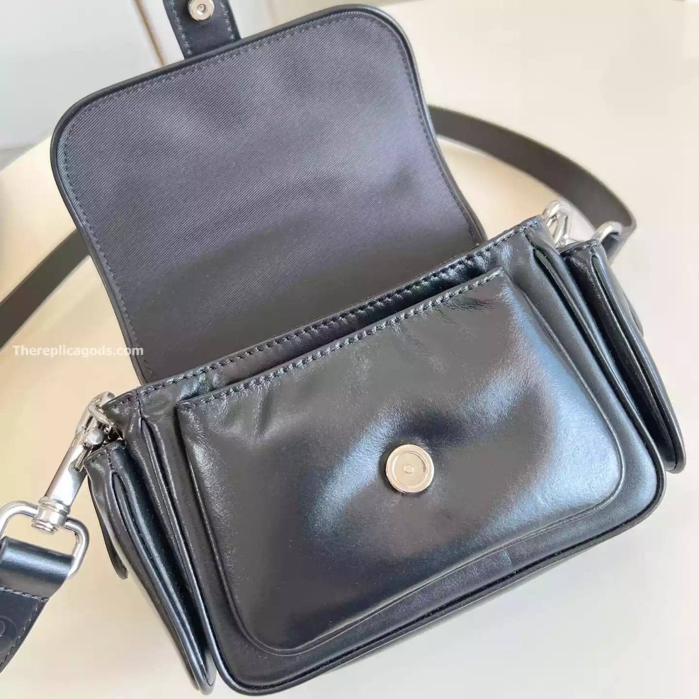 カーゴ ウェアラブルウォレット ブラック カーフレザー – LW316