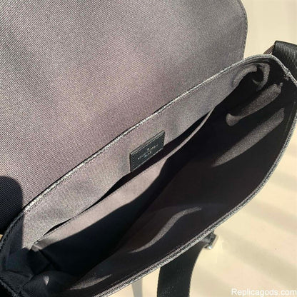 ルイ・ヴィトン ディストリクトPM ダミエ・グラファイト・キャンバス – LVB004