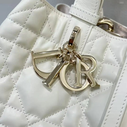 ミディアム レディ ディオール バッグ