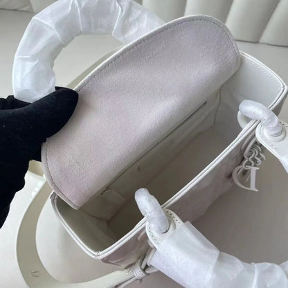 クリスチャン・ディオール ミディアム レディ ディオール バッグ