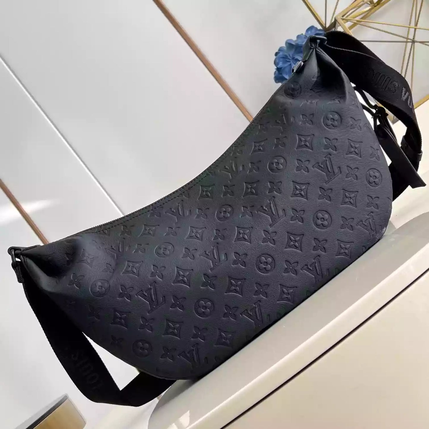 ホーボー ハマックバッグ ブラック モノグラム シャドウ M12850 – LW420