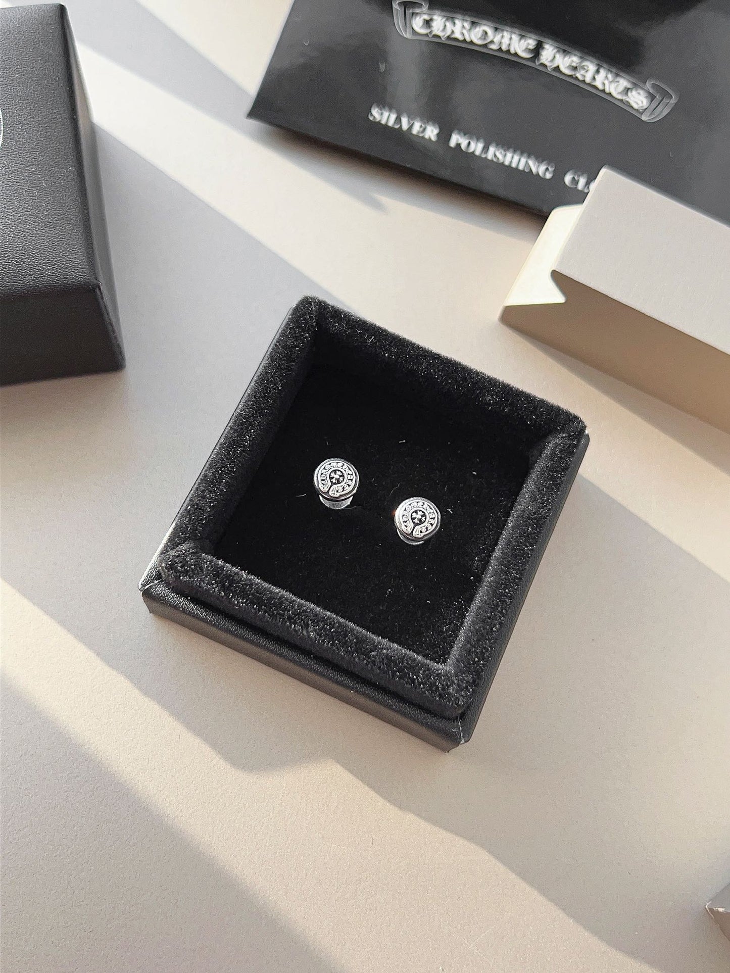 【CHROME HEARTS】 クロムハーツ ファッションスタイルのイヤリング