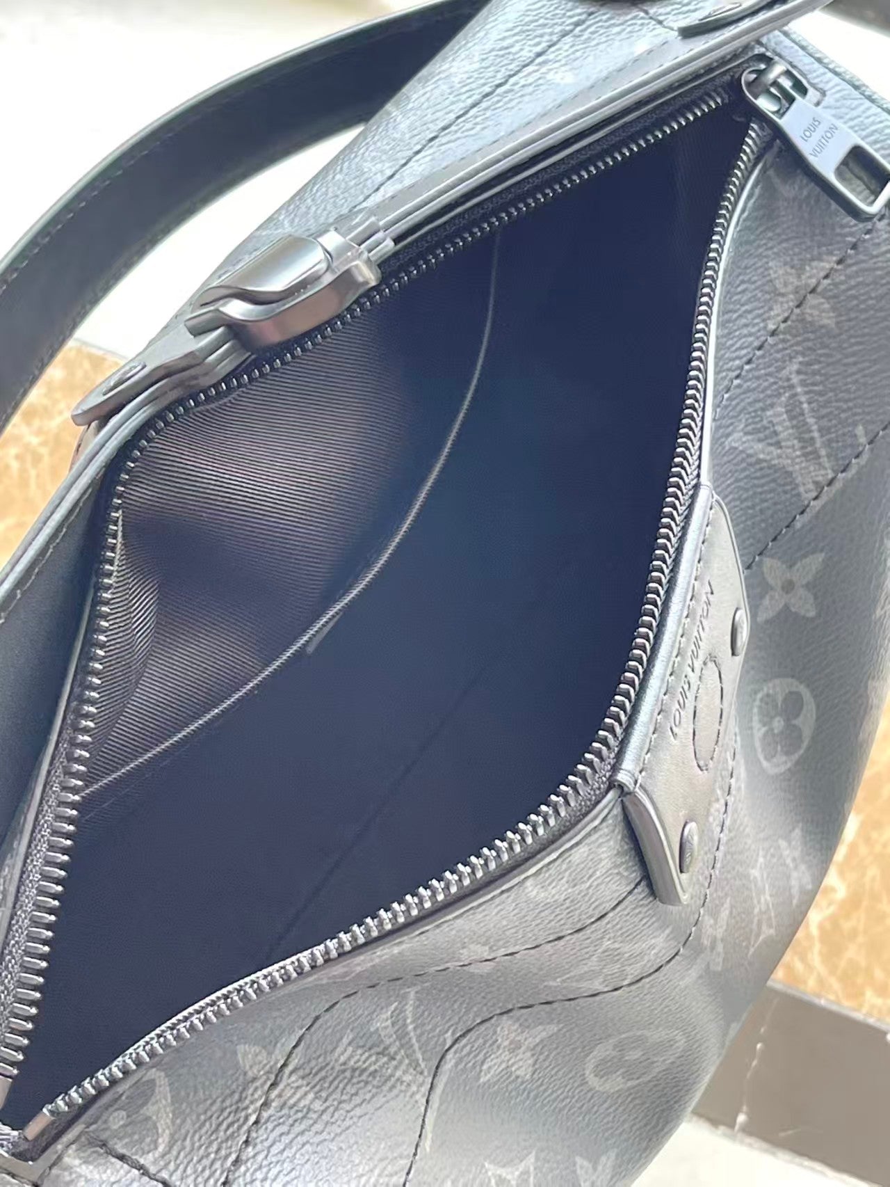 モノグラム・エクリプス ソウルトランク イースト/ウェスト 6月27日発売 M11744