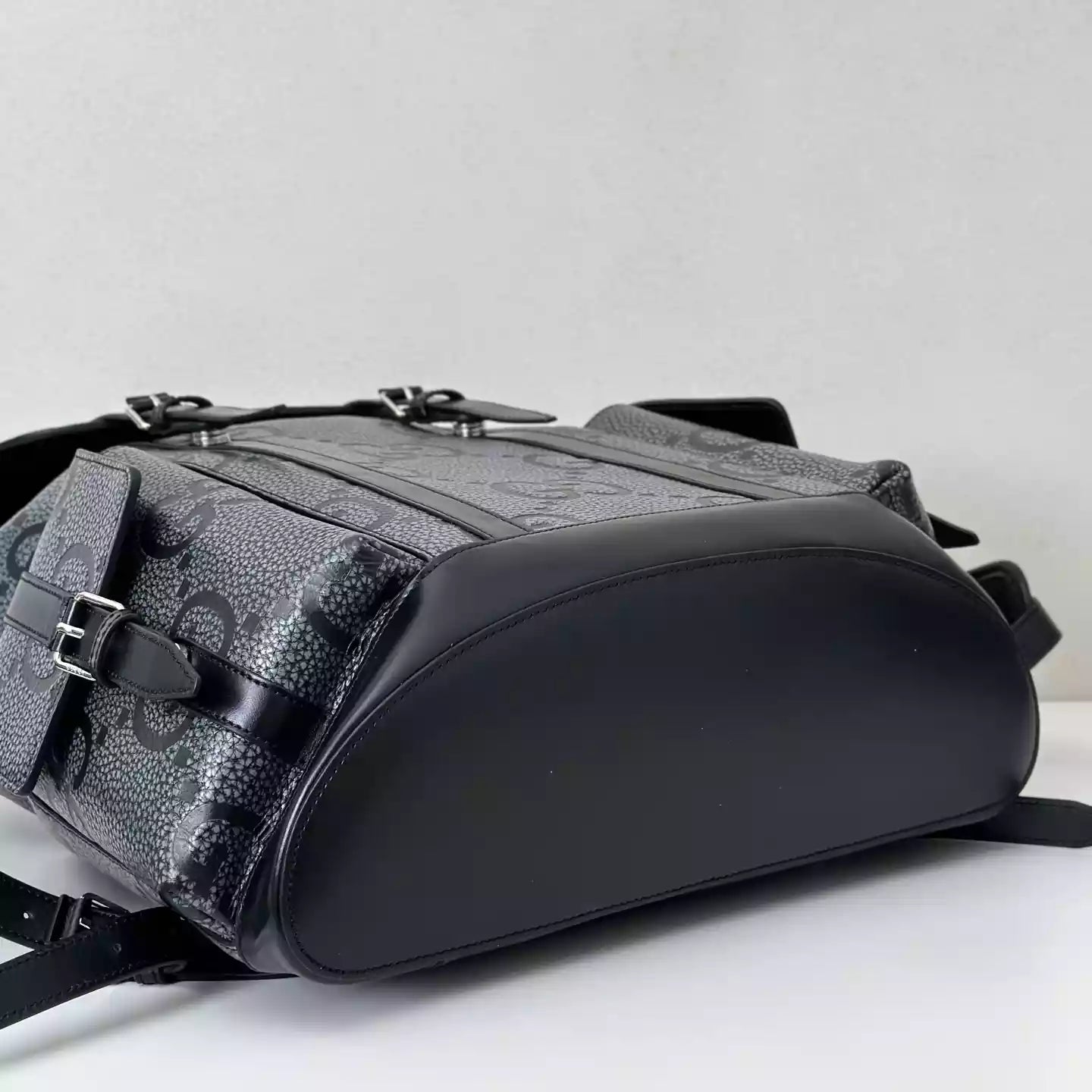 GGジャンボ ラージバックパック（グレー＆ブラック GGレザー）– BG076