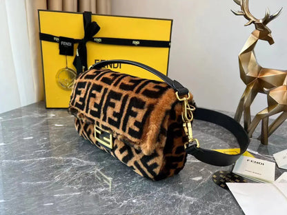 フェンディのウールバゲットバッグ