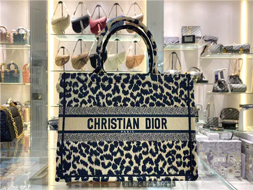 ディオール ブックトートバッグ レオパード柄 スモール