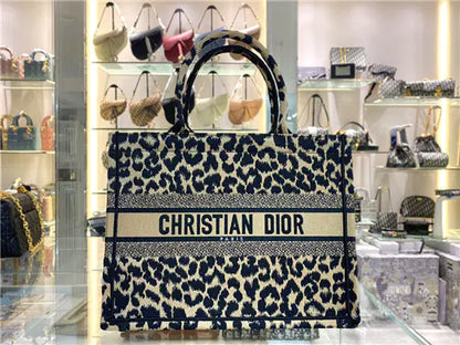 ディオール ブックトートバッグ レオパード柄 スモール