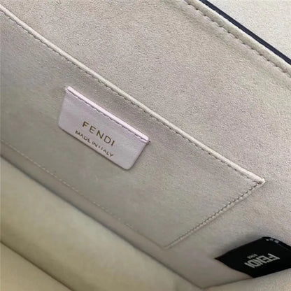 フェンディのショルダーバッグ