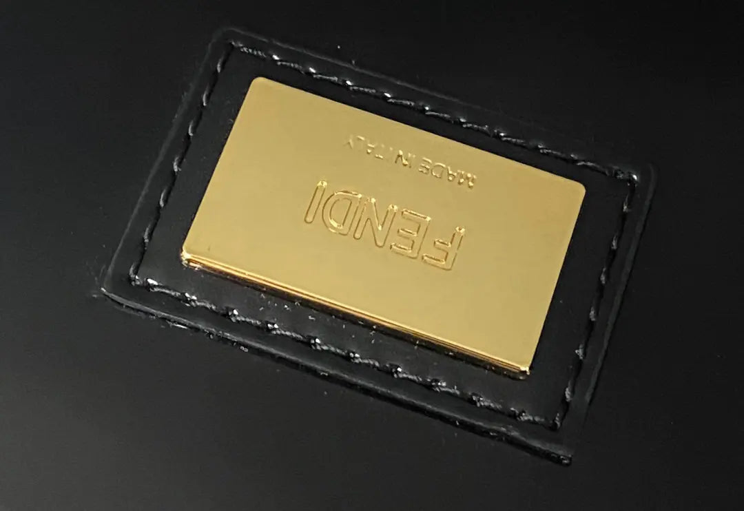 フェンディ オロック ジッパー