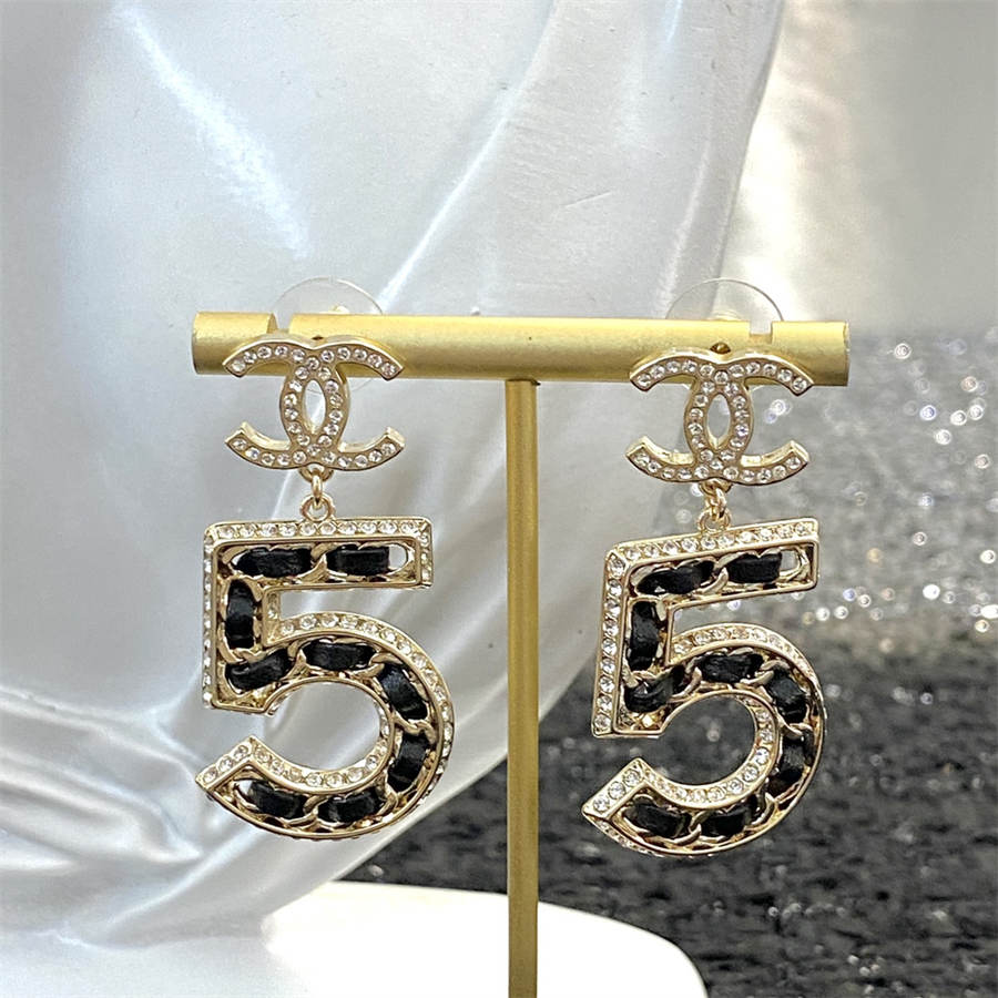 シャネル No.5 レザー ピアス チェーン イヤリング