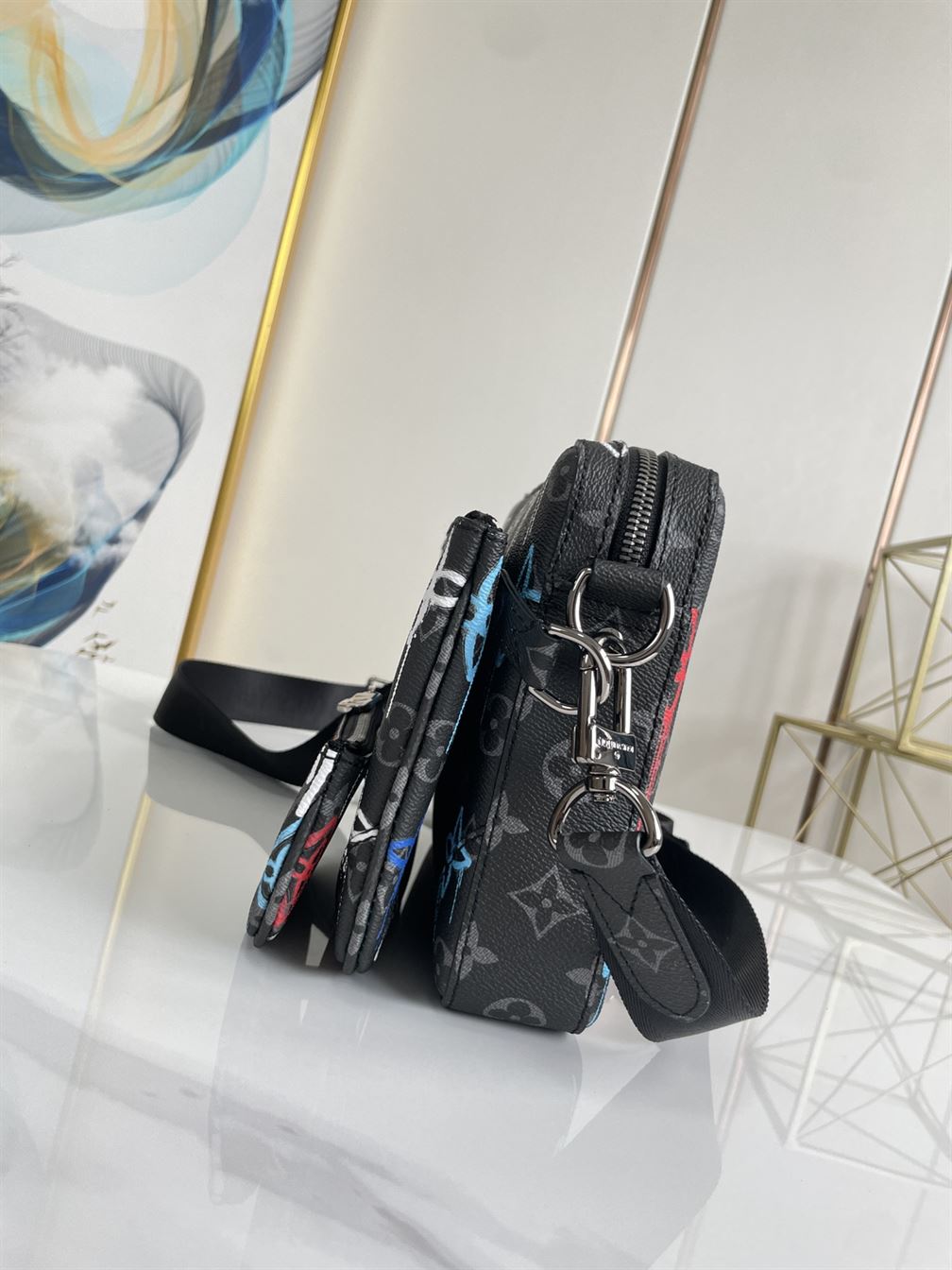 ルイ・ヴィトン トリオ メッセンジャーバッグ – LVB066