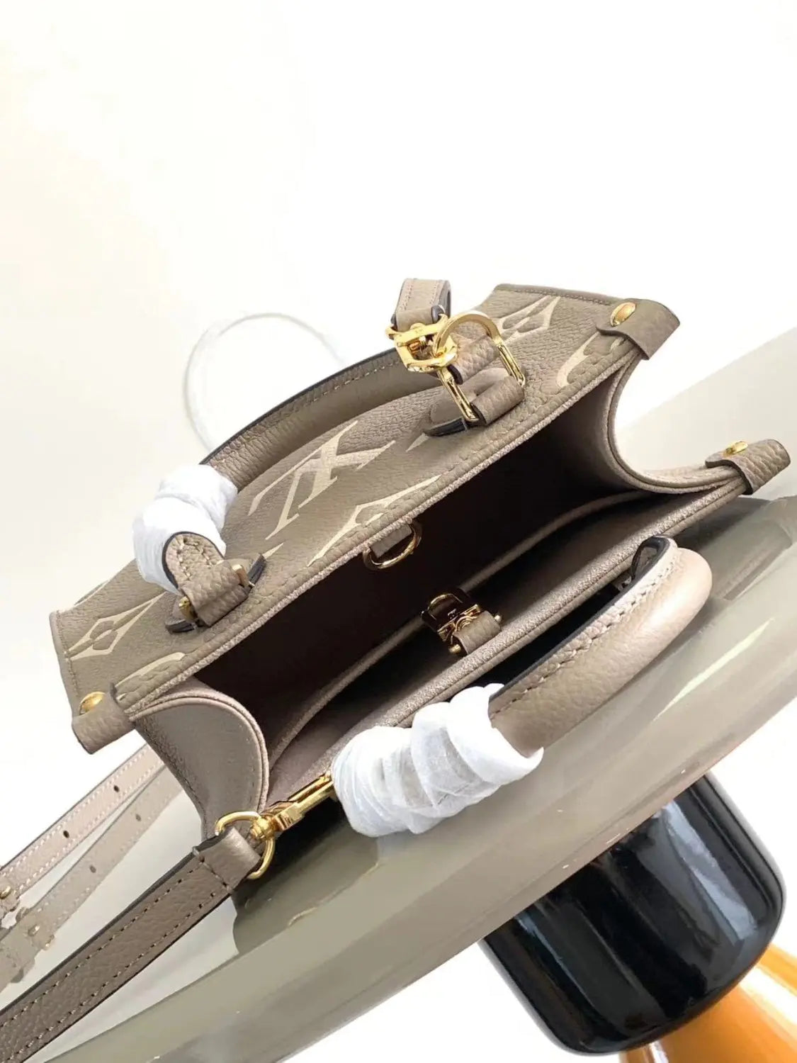 ルイ・ヴィトン M47054 オンザゴー BB