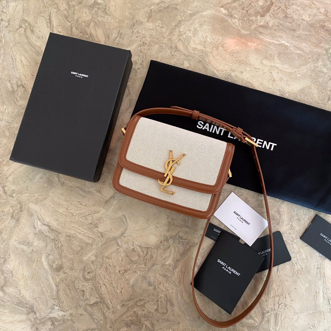 ソルフェリーノ ラッカー仕上げのエアーズのスモールサッチェル