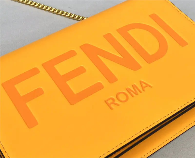 フェンディ チェーンウォレット