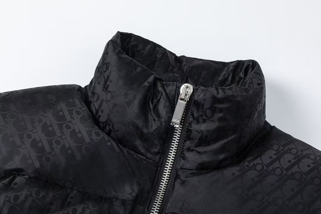 【DIOR公式 旗艦店】（ディオール ） ダウンジャケット、ご好評に付き再入荷！